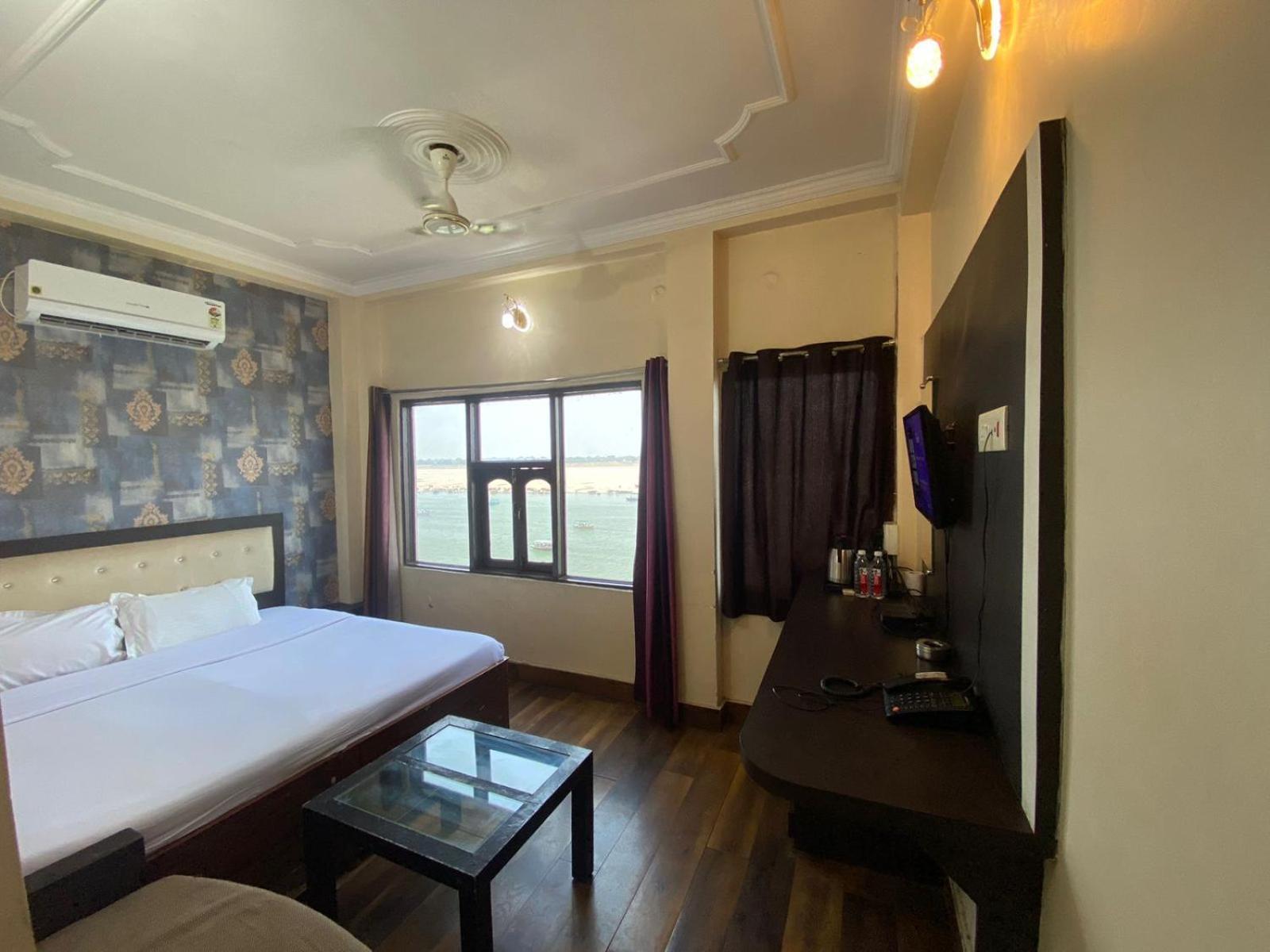 Hotel Sita Place On Heritage Ghats Of Benaras Varanasi Exterior foto