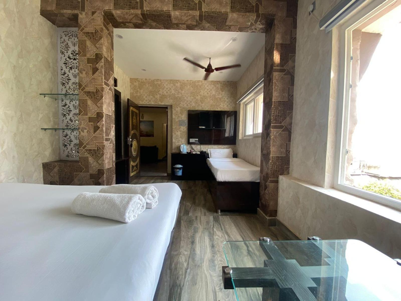 Hotel Sita Place On Heritage Ghats Of Benaras Varanasi Exterior foto
