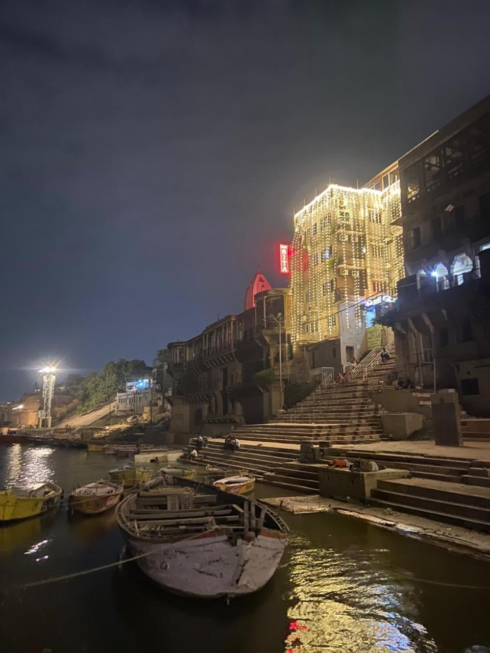 Hotel Sita Place On Heritage Ghats Of Benaras Varanasi Exterior foto